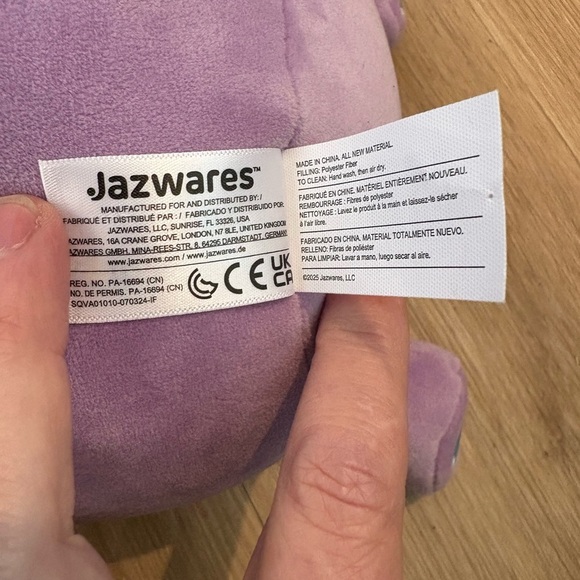 Eden the Bigfoot Purple Rainbow 10” Squishmallow Plush Toy with Hearts Jazwares - Picture 5 of 11